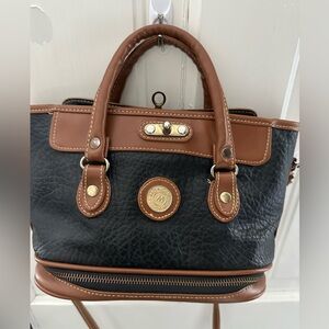 Monique bag with zippered mirror pocket